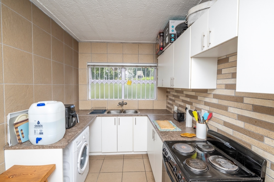 2 Bedroom Property for Sale in Bloemhof Western Cape